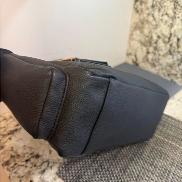 NWOT Fiorelli Izzie Shoulder Bag - Stylish & Functional Handbag - Picture 7 of 11